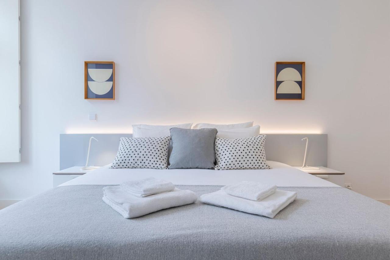 Modern Rustic Flat In Santos By Lovelystay Lisbon Exterior photo